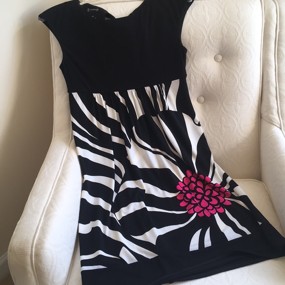 * closet clean out* Black and cream Petite dress
